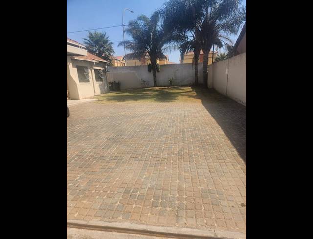 3 BEDROOM HOUSE FOR SALE IN ORMONDE